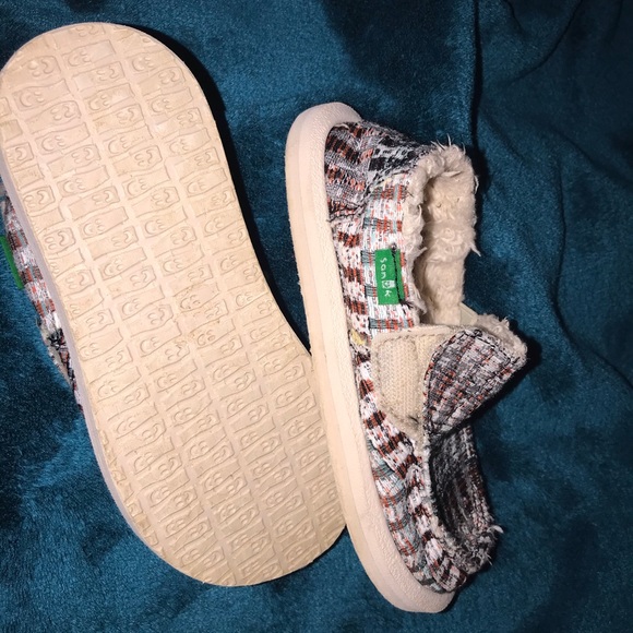 Boys Sanuk Sandals - Picture 1 of 6